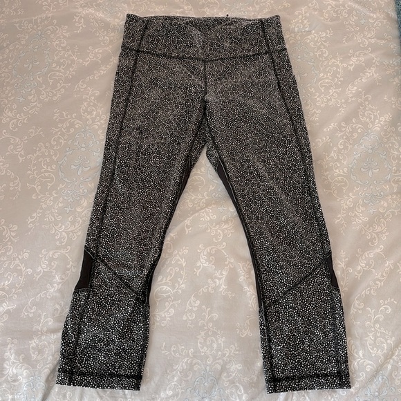 Lululemon Crop Leggings - Picture 1 of 7